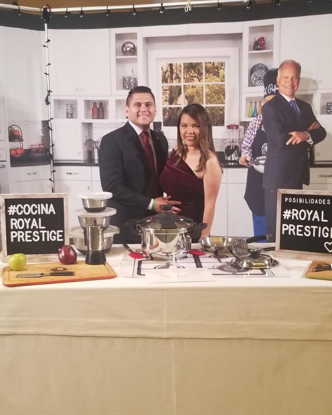 Set de productos Royal Prestige en un set de cocina